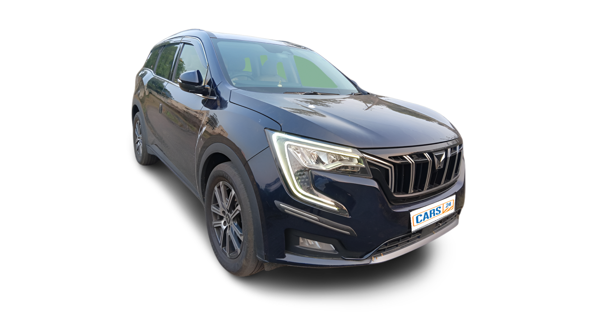 Mahindra XUV700-img